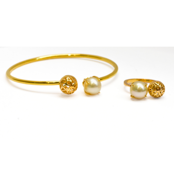 Picture of Natural Pearl Bangle and Ring